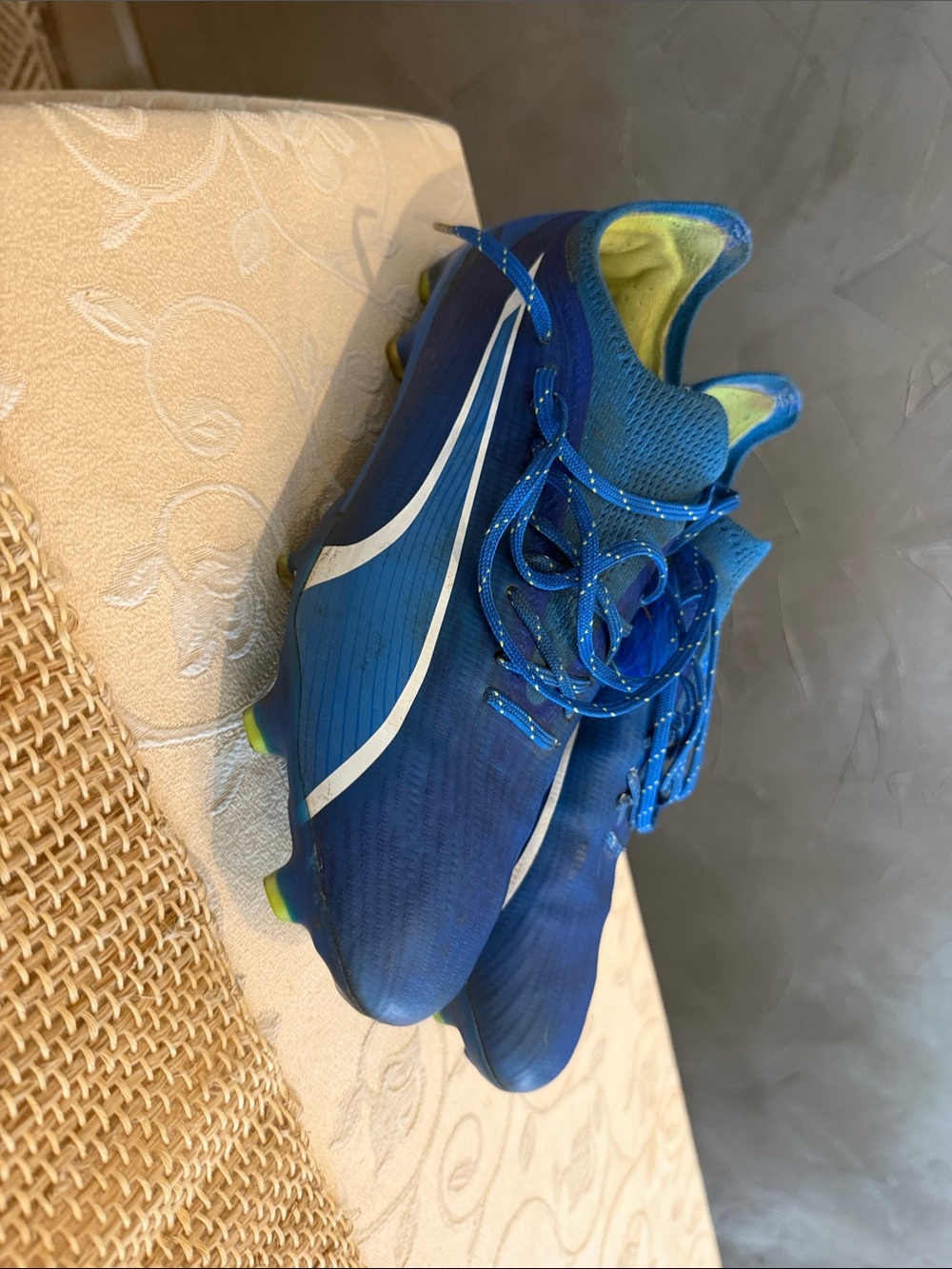 Puma Men's Blue and Lime Athletic Cleats